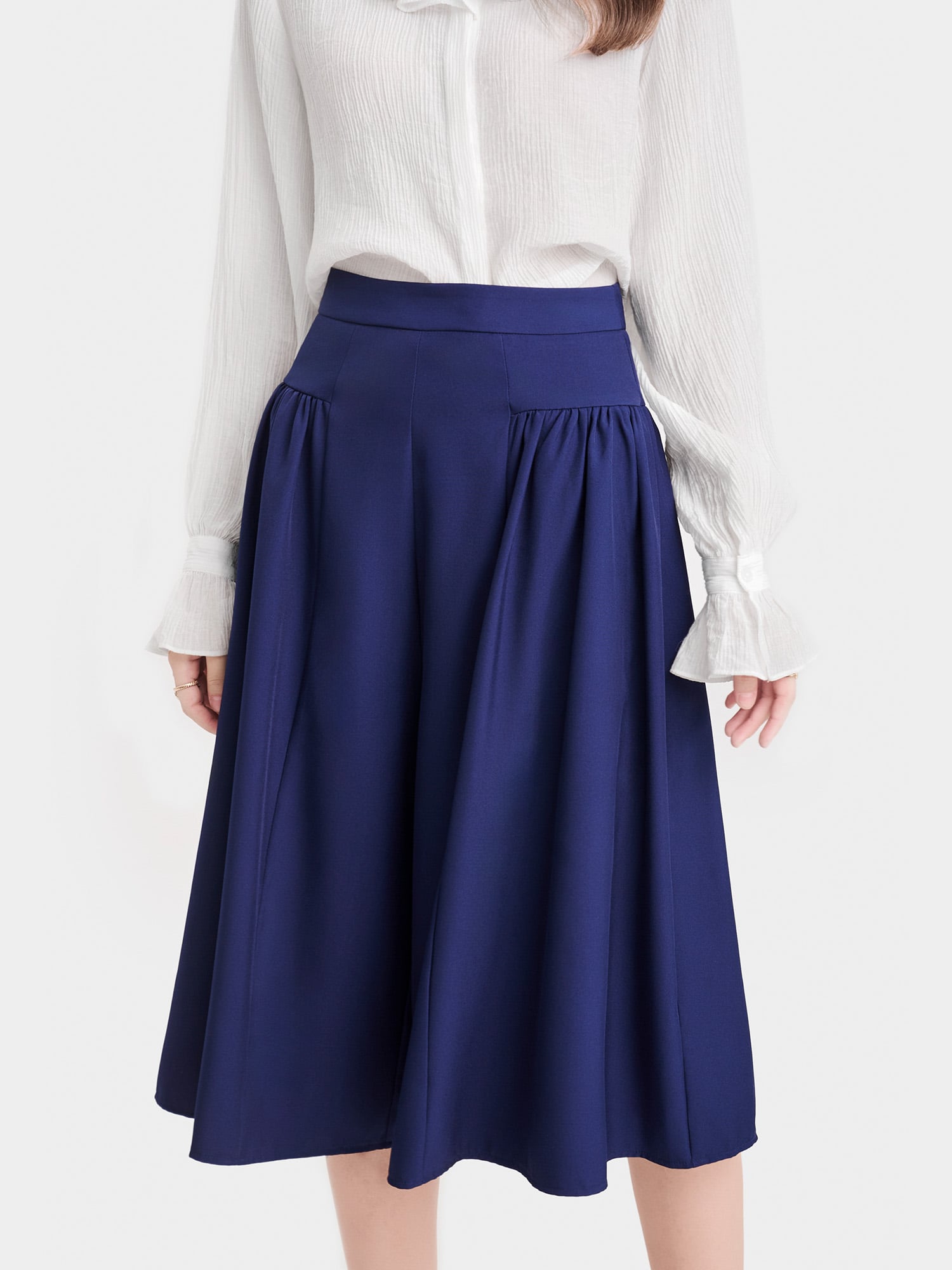 Quần culotte xếp li hông