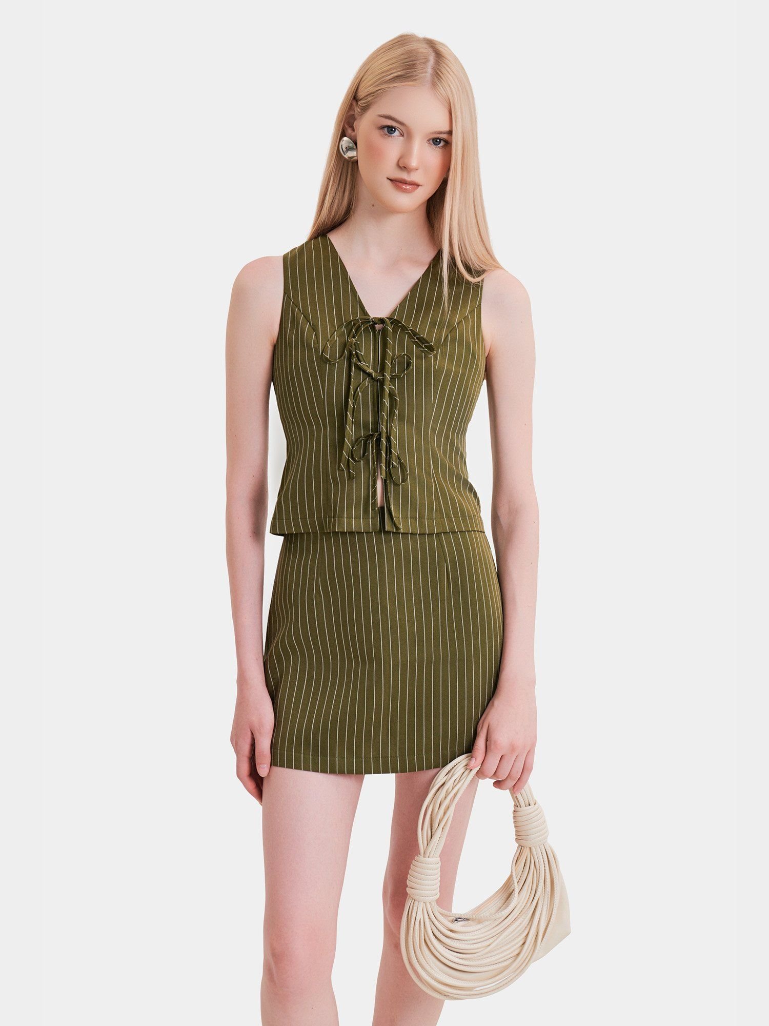  Váy skort cơ bản kẻ sọc 