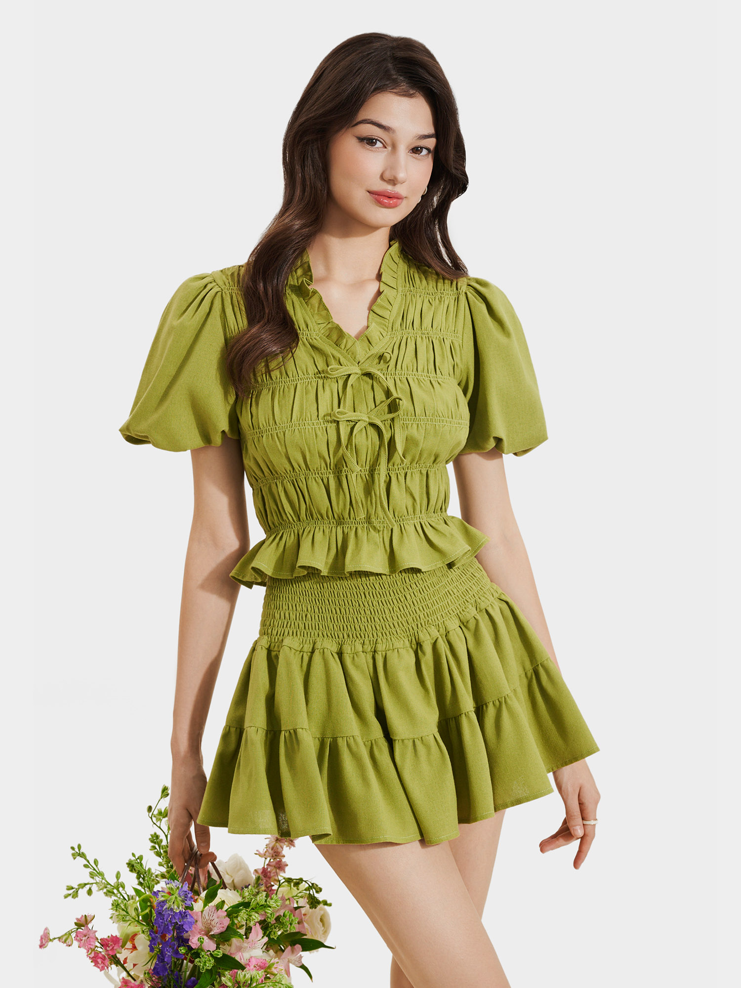 Áo linen tay phồng smocking cổ tim phối bèo đính nơ