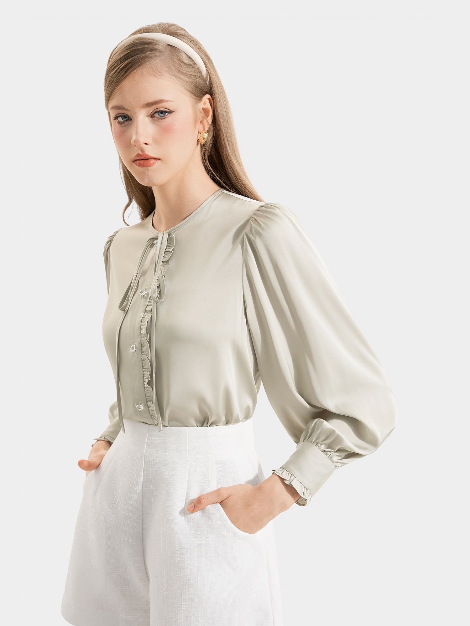  Áo lụa tay dài cổ tròn thắt nơ phối bèo 