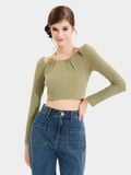  Áo thun croptop cổ yếm tay dài 