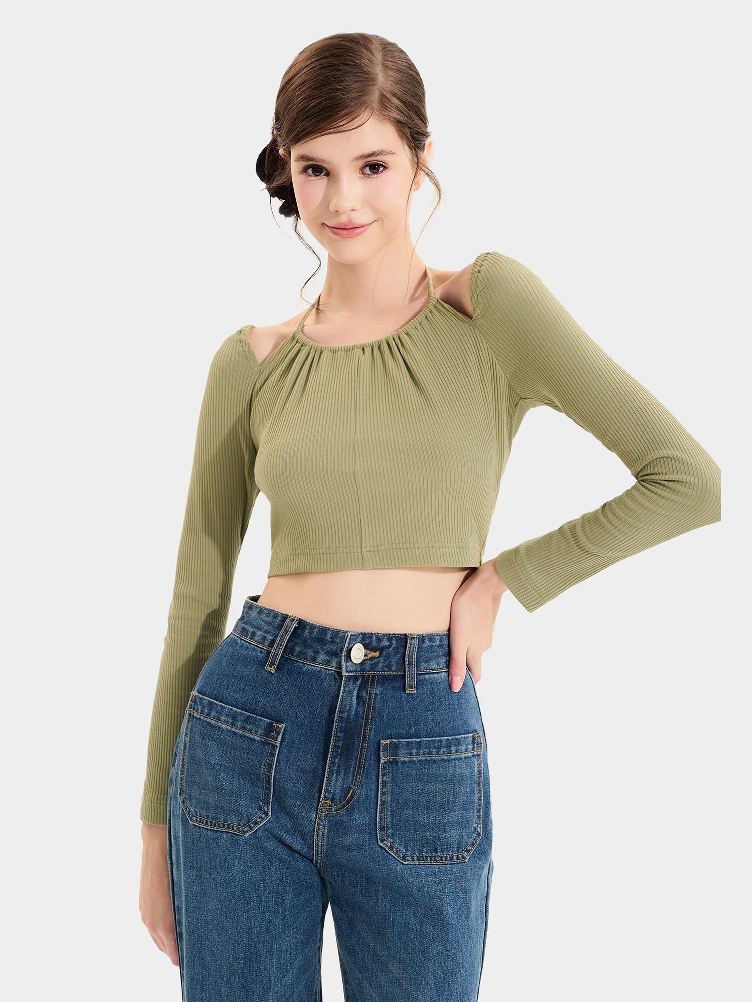  Áo thun croptop cổ yếm tay dài 