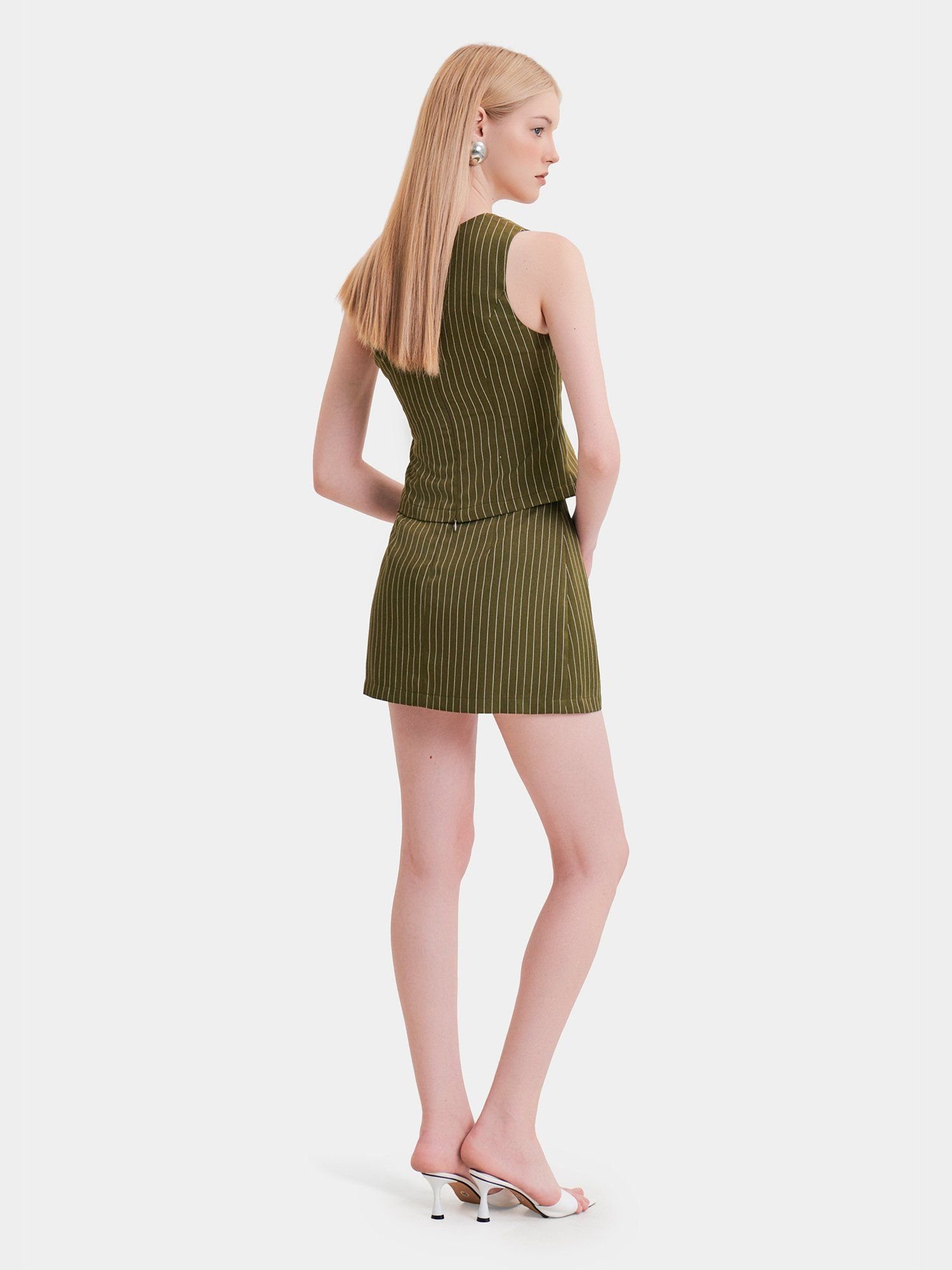  Váy skort cơ bản kẻ sọc 