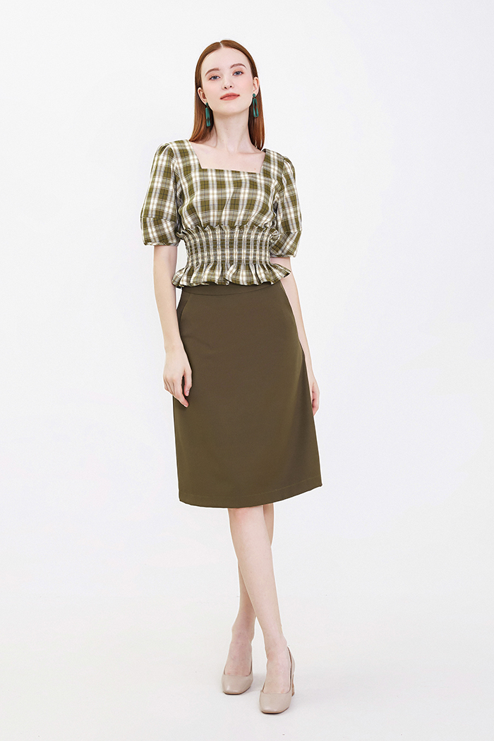 Áo caro cổ vuông smocking bèo