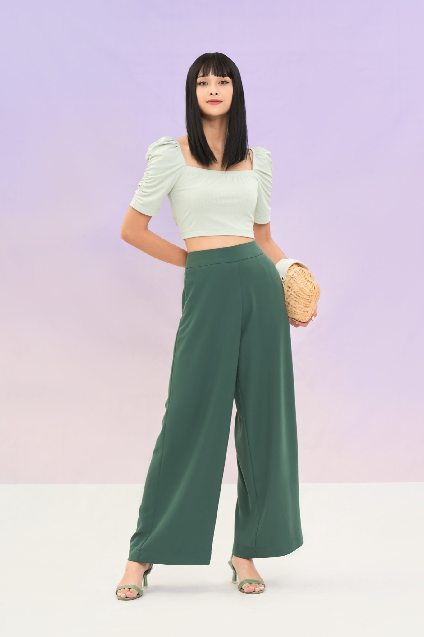  Áo thun gân croptop cổ vuông nhún vai 