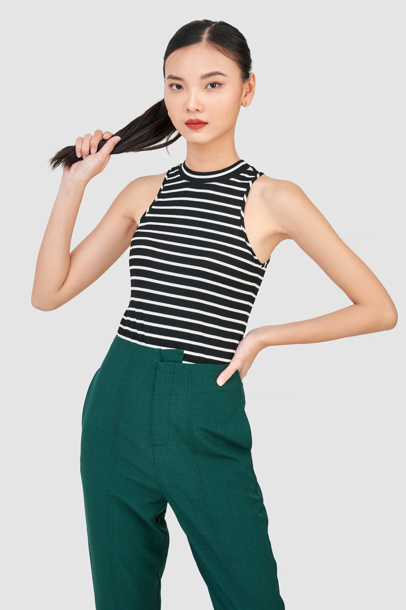 Quần tây form baggy xẻ lai