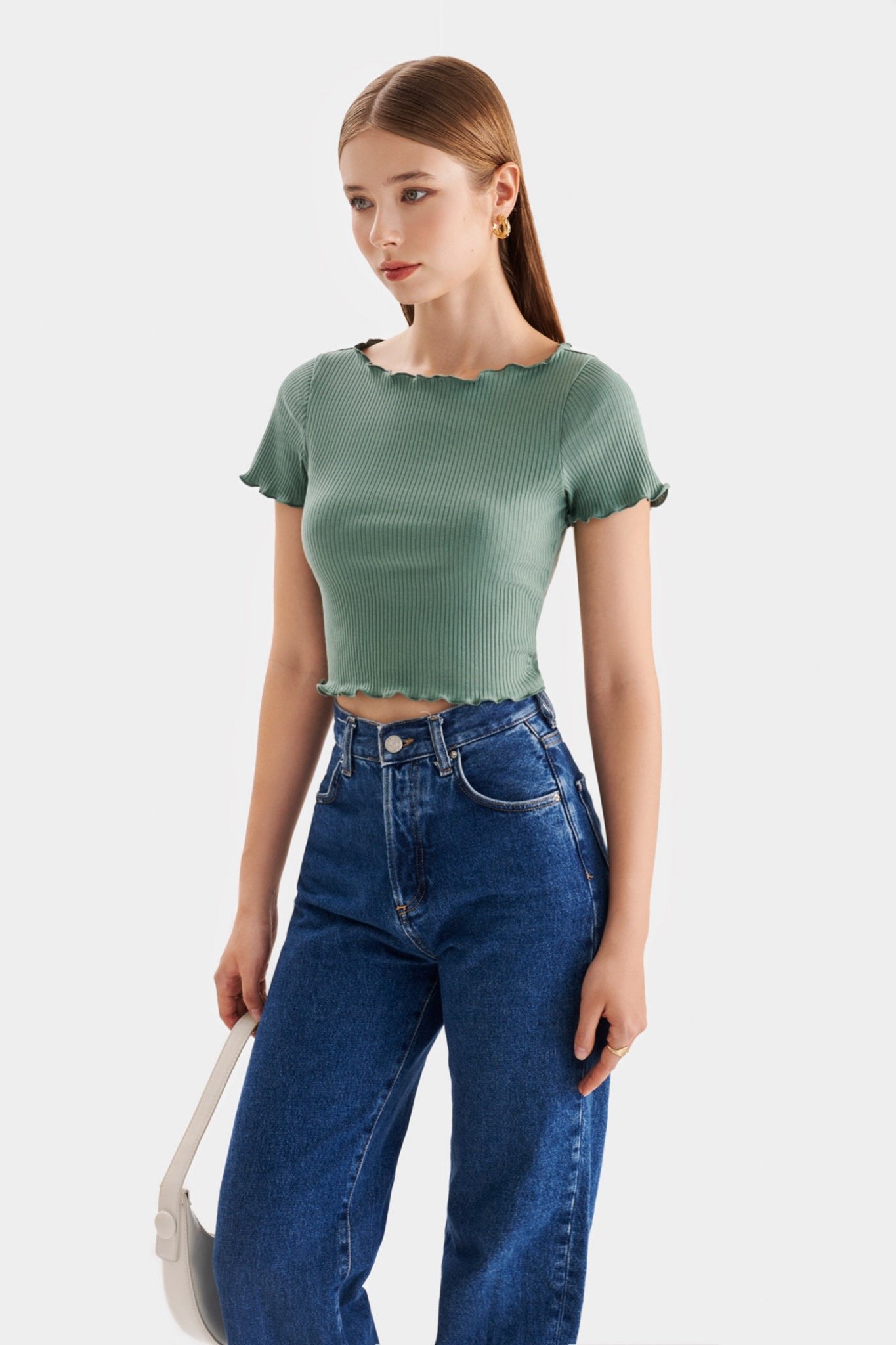 Áo thun gân croptop tay ngắn cuốn biên