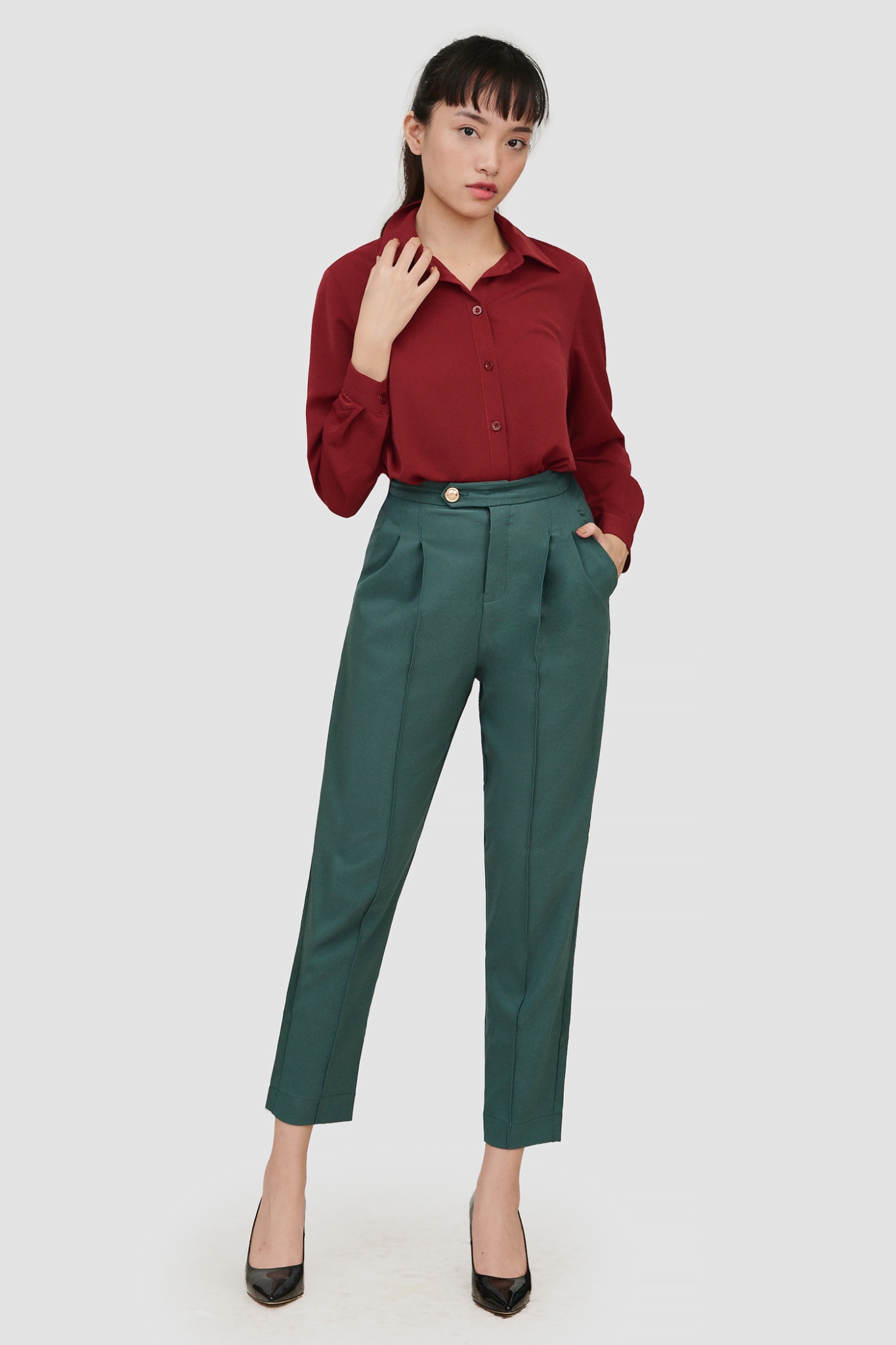 Quần form baggy nhấn nút diễu lai