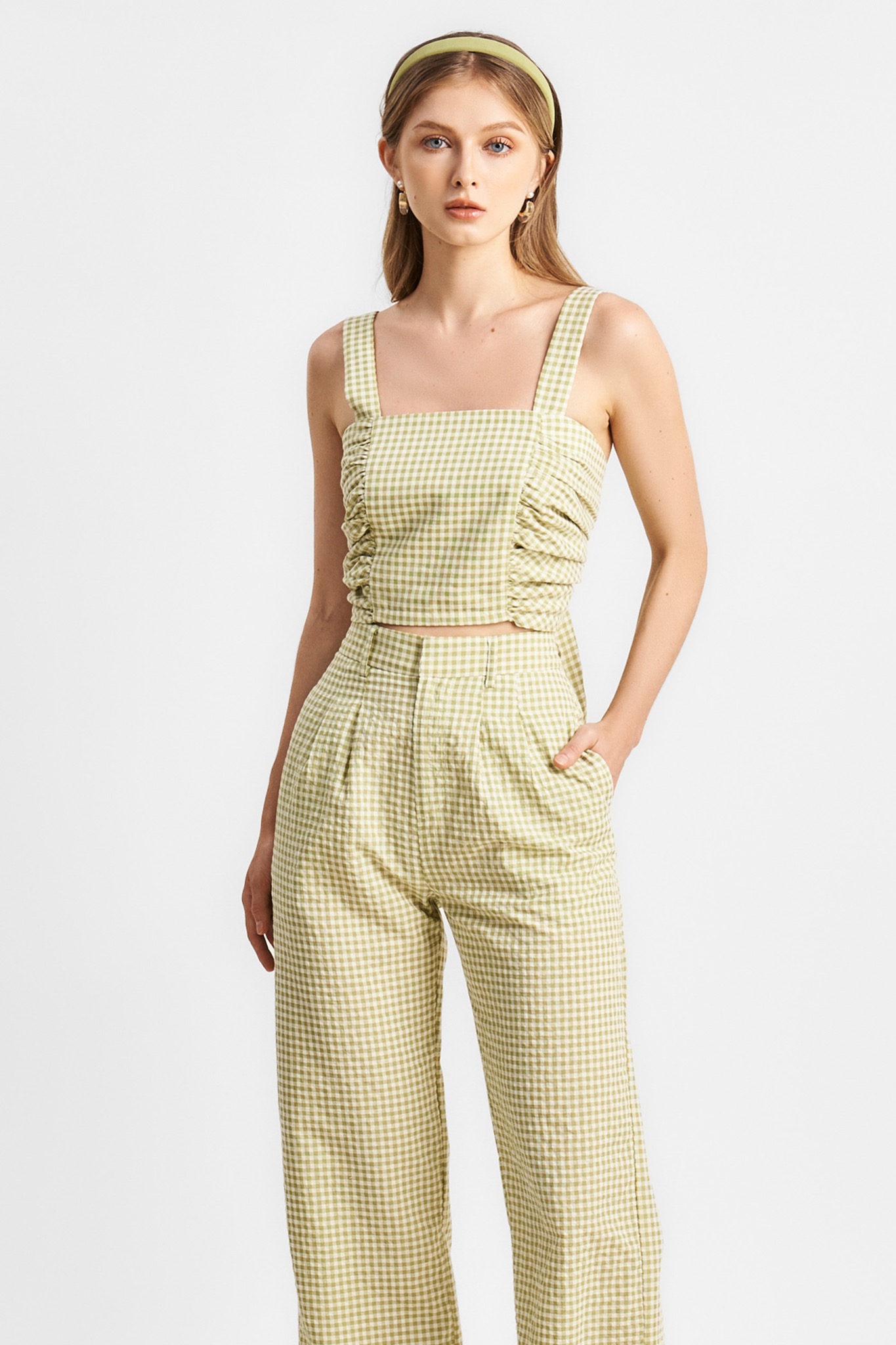 Áo crop top gingham nơ sau