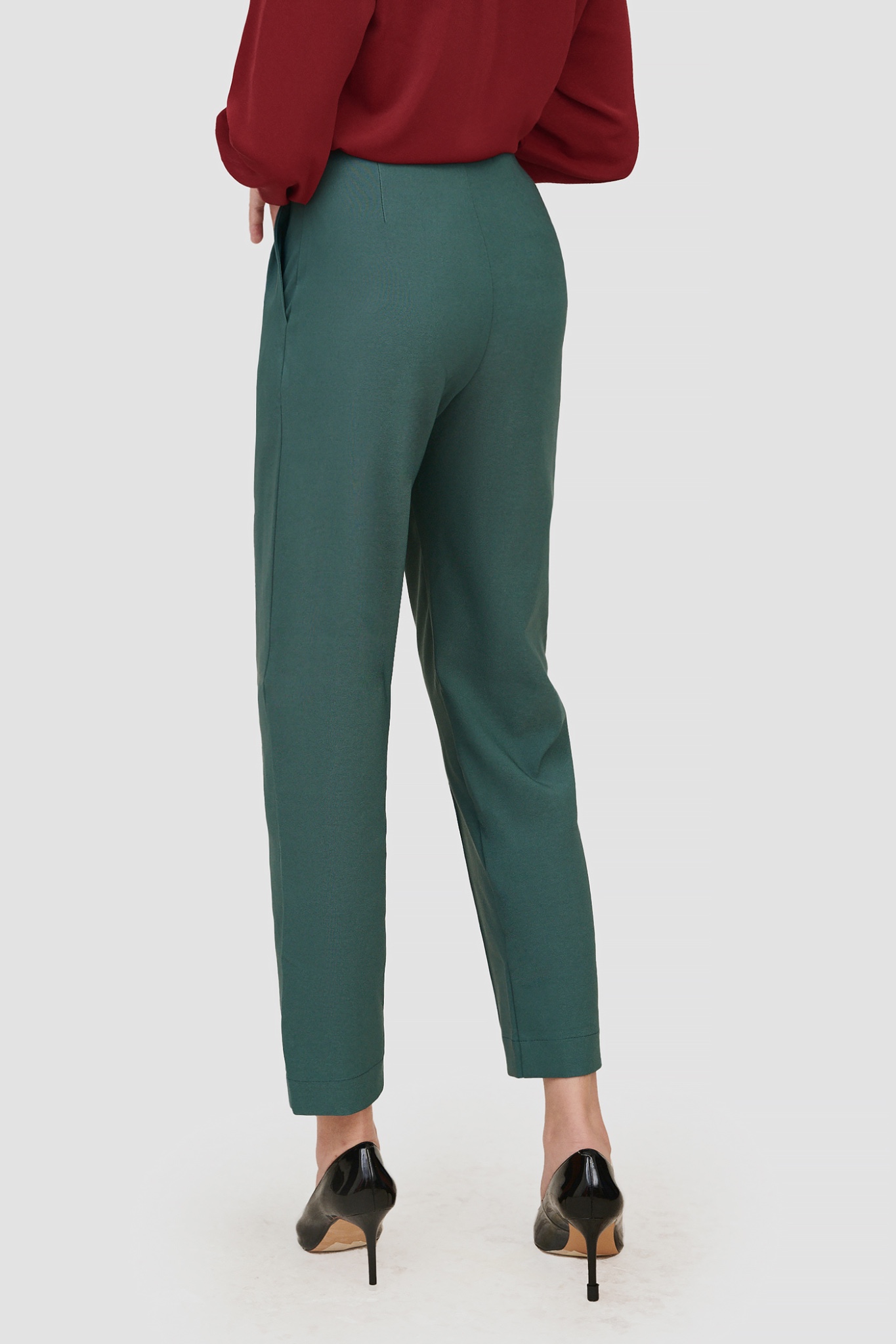 Quần form baggy nhấn nút diễu lai
