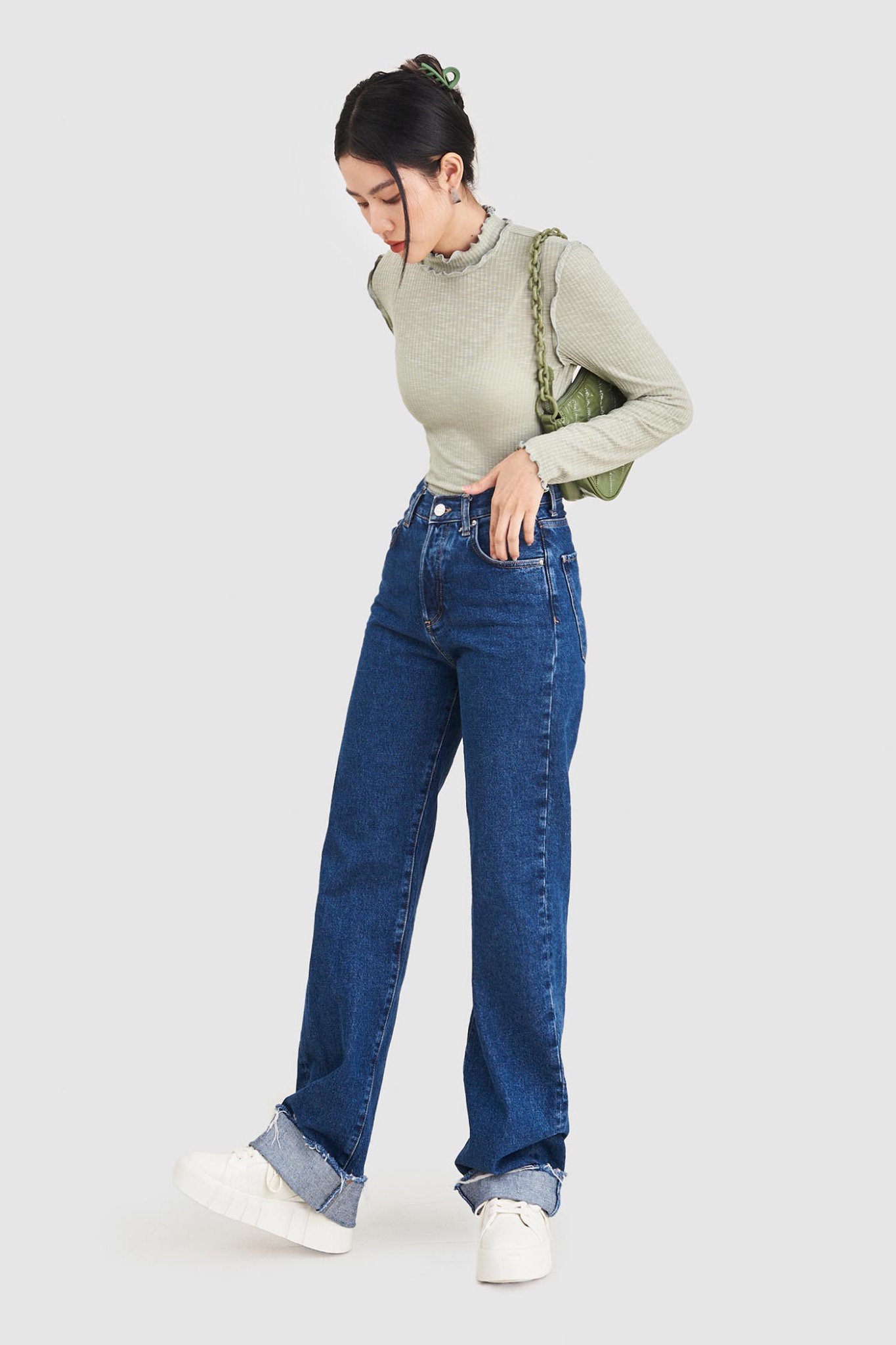 Áo thun tay dài knit viền chỉ màu