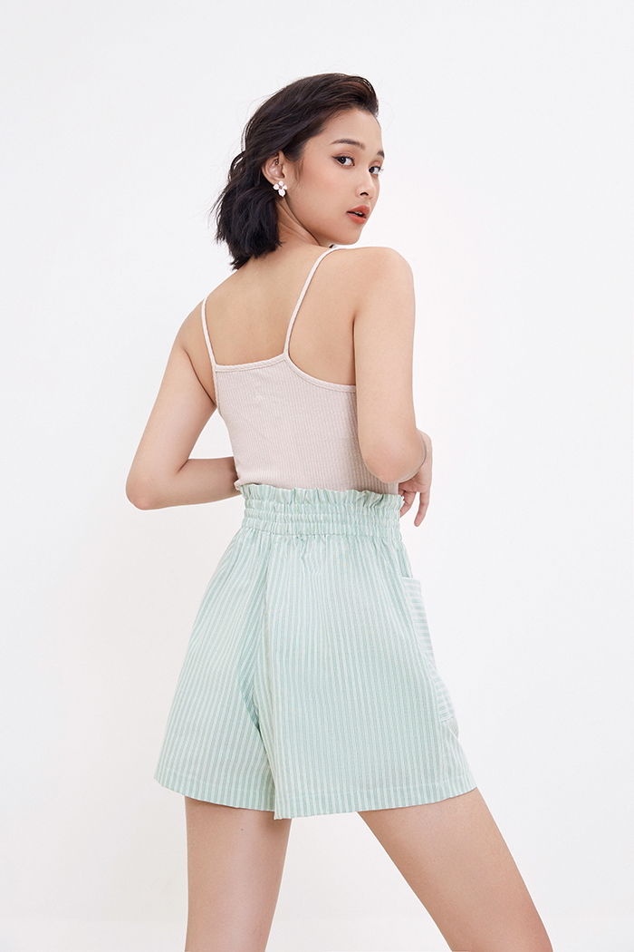 Quần short lưng thun đắp túi