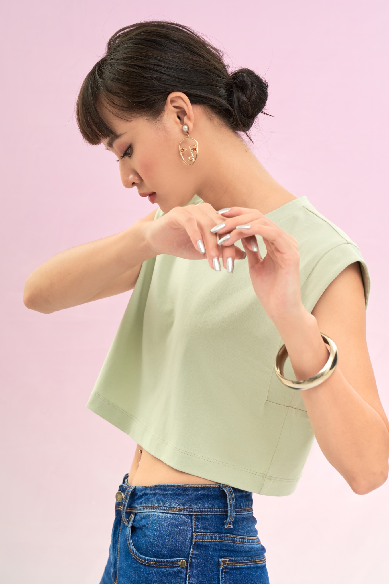 Áo thun crop top tay con