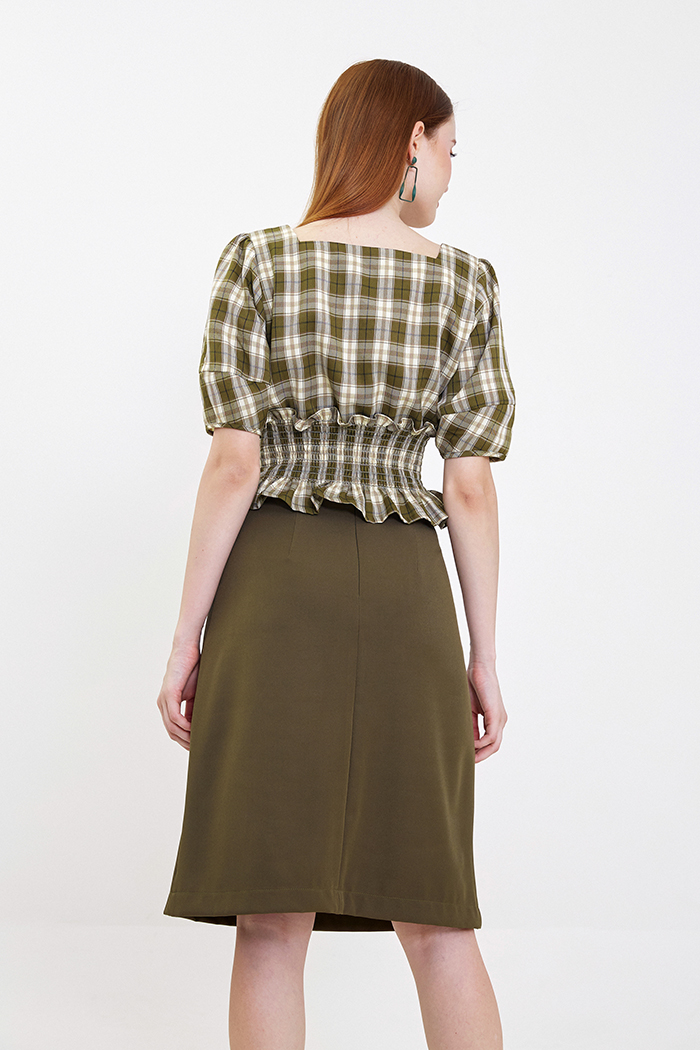 Áo caro cổ vuông smocking bèo