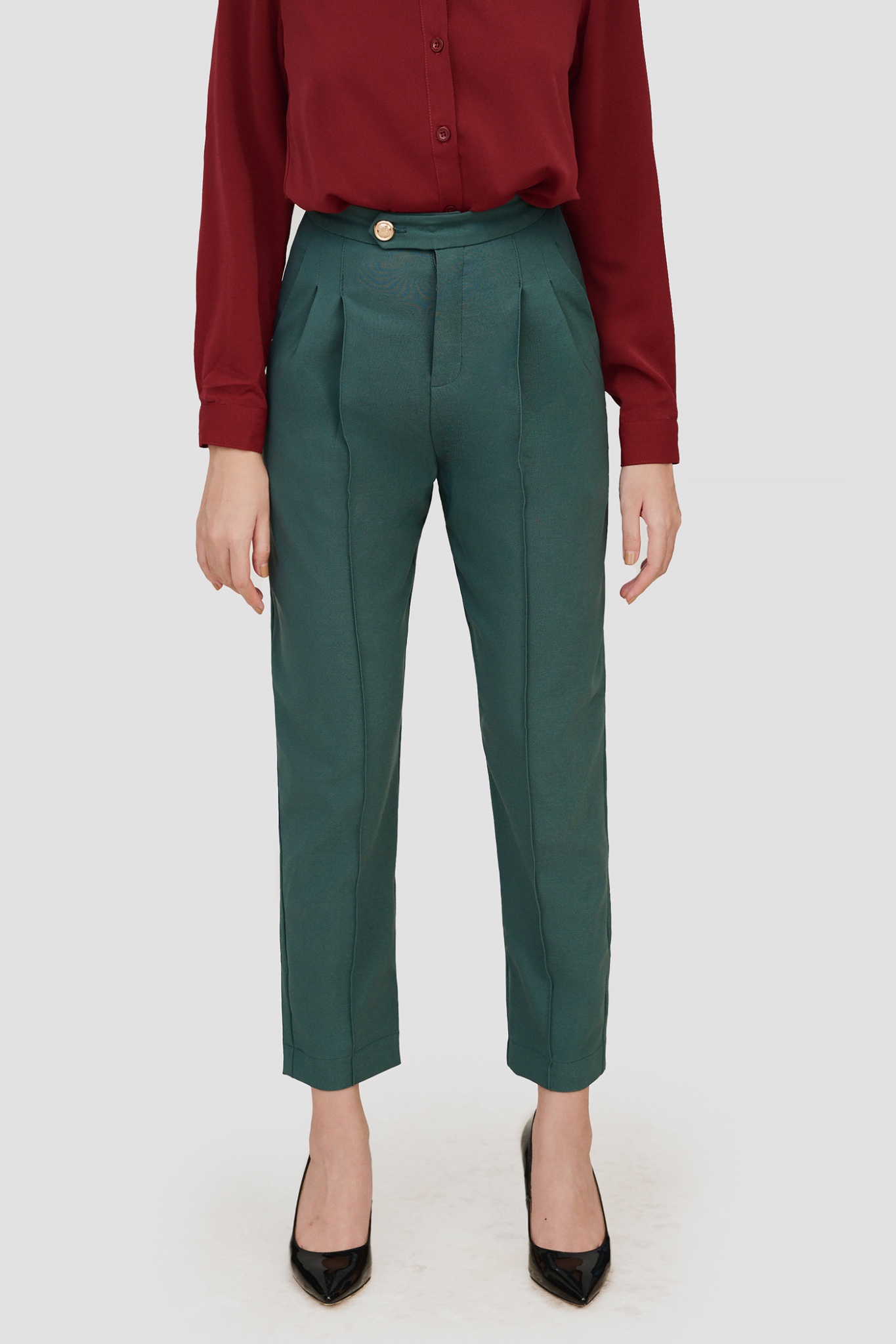Quần form baggy nhấn nút diễu lai