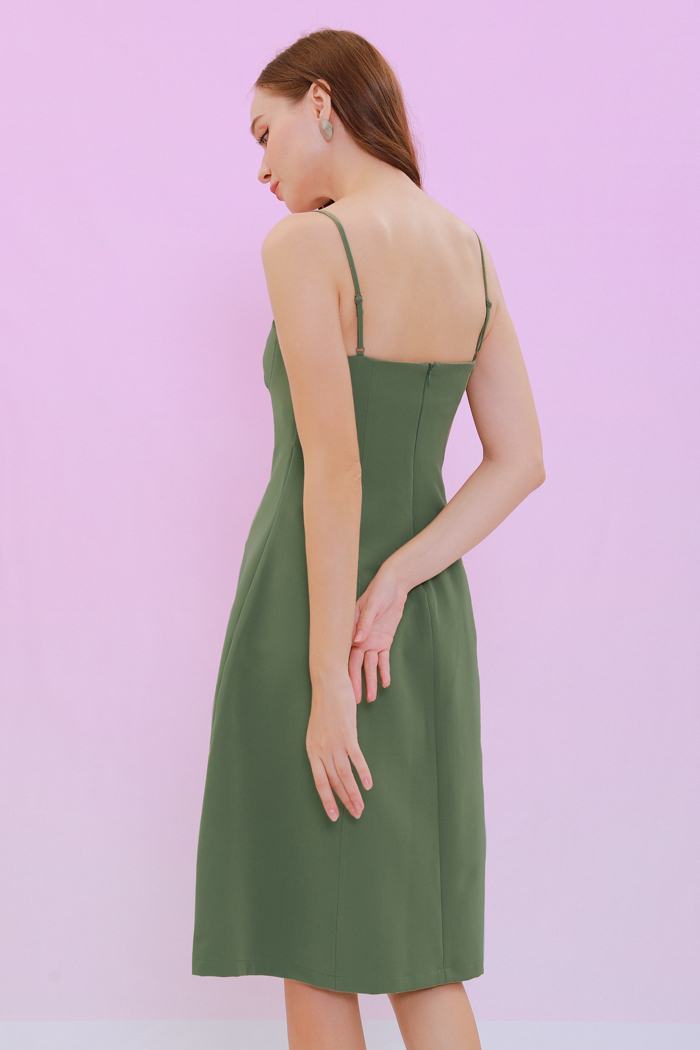 Đầm 2 dây midi nhấn ngực