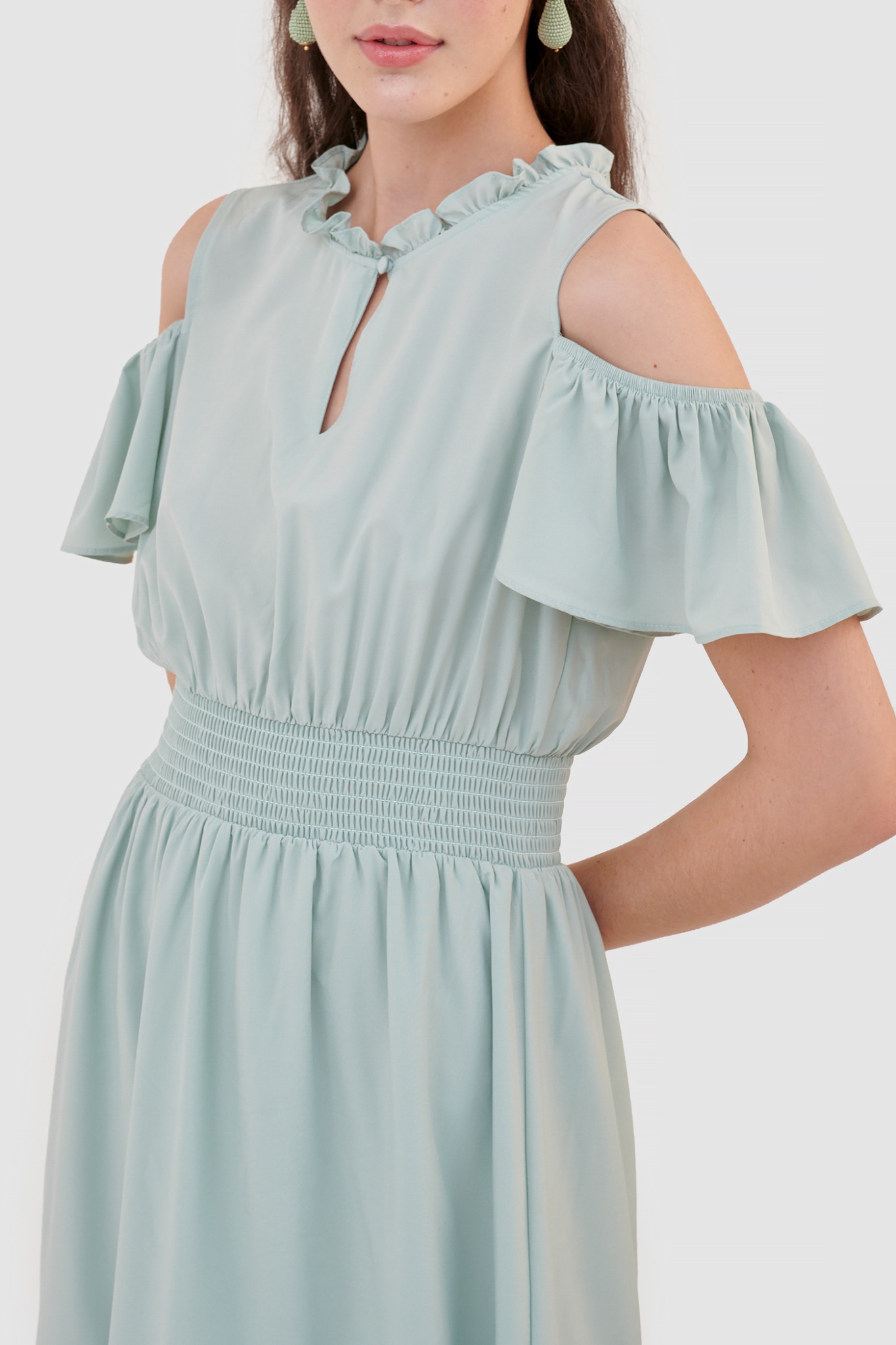 Đầm cutout vai smocking eo