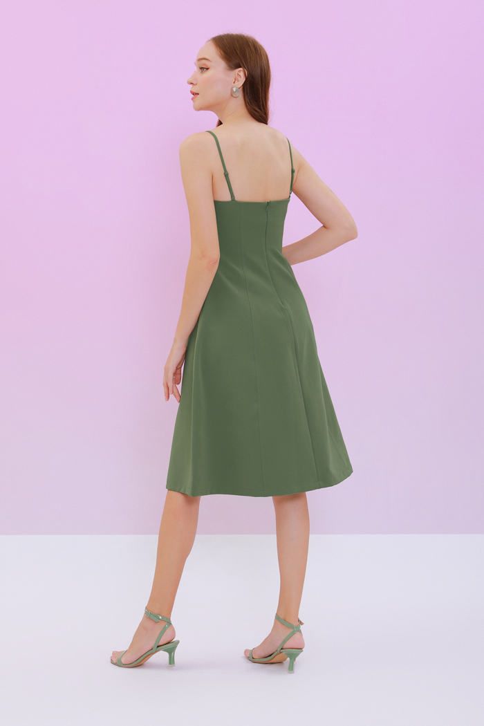 Đầm 2 dây midi nhấn ngực