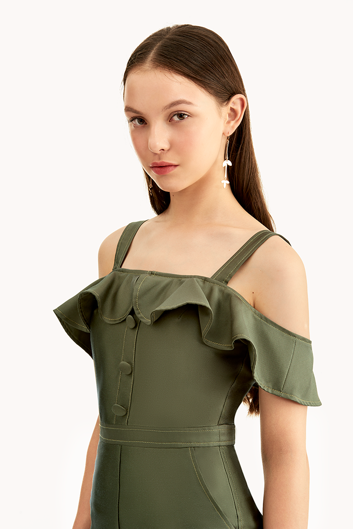 Jumpsuit bèo nút bọc