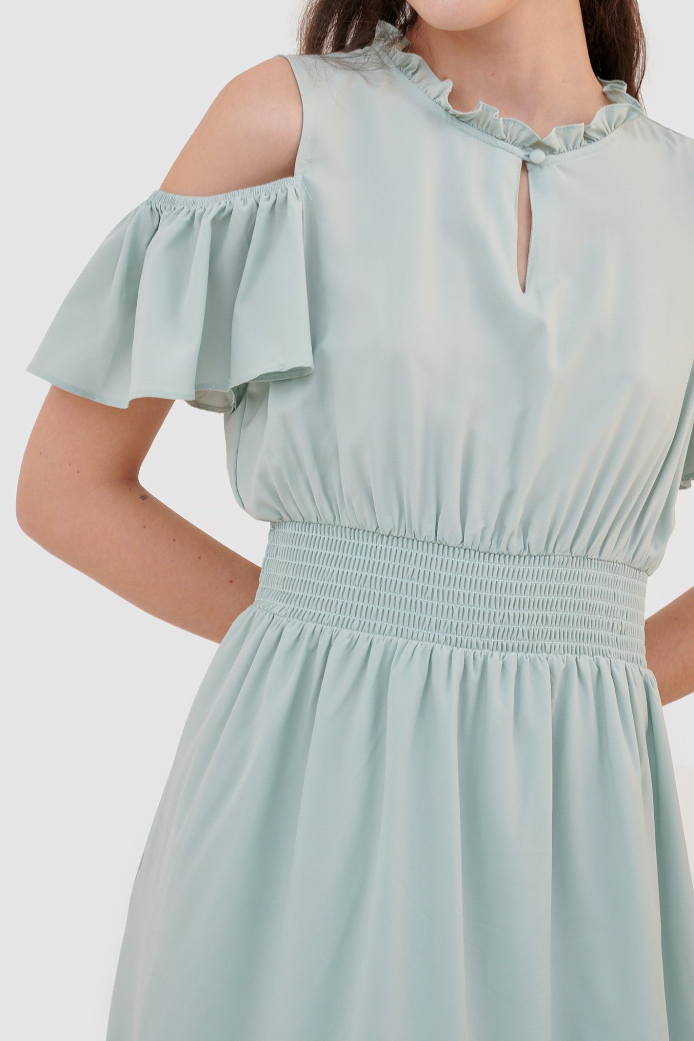 Đầm cutout vai smocking eo