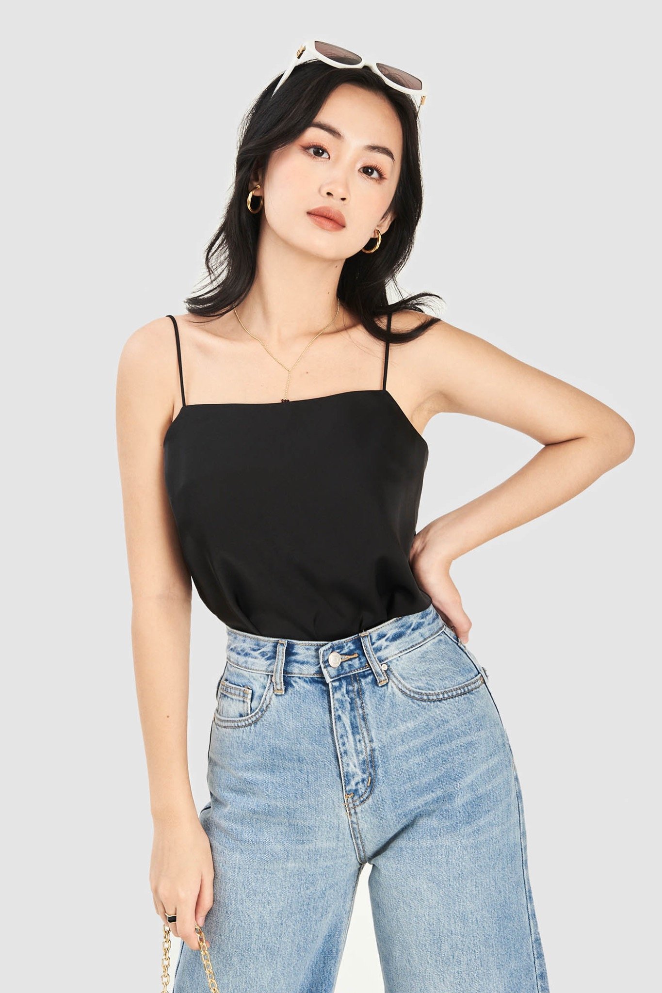 Quần jeans form suông basic