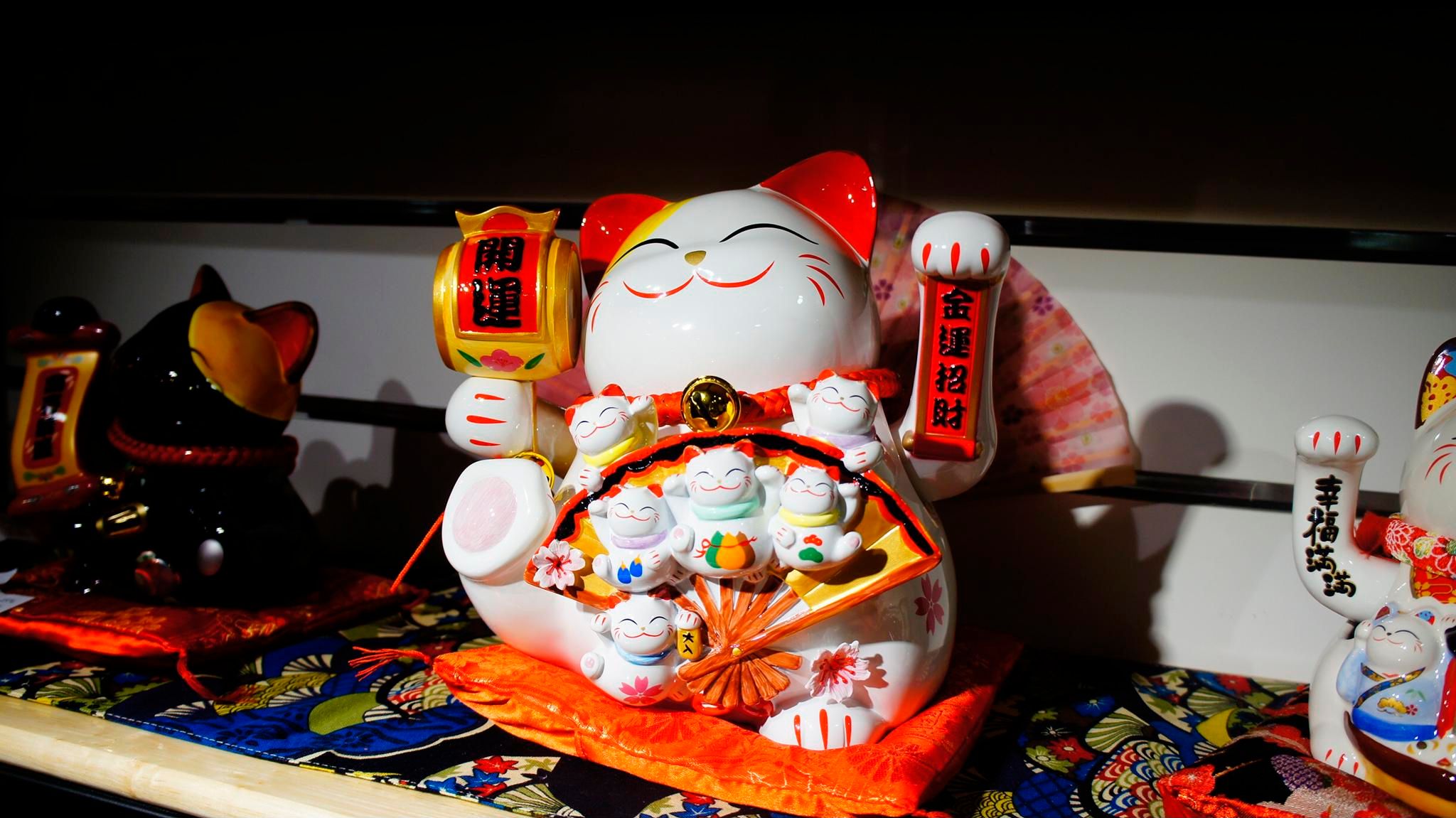  Neko quạt May Mắn 25cm 