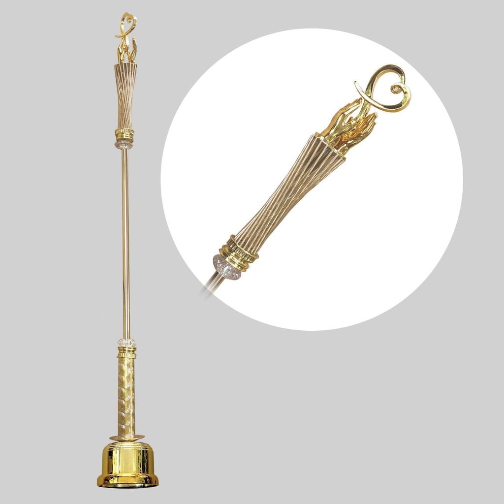 Quyền trượng hoa hậu nhân ái