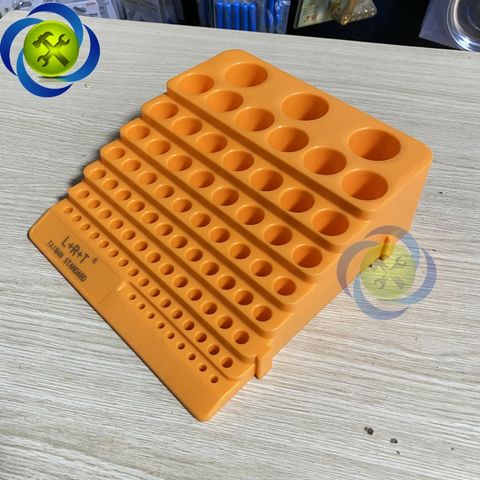 Khay nhựa cắm mũi khoan L+R+T LRT-84L kích thước 215mm x 192mm có 84 lỗ