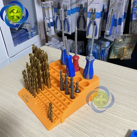 Khay nhựa cắm mũi khoan L+R+T LRT-84L kích thước 215mm x 192mm có 84 lỗ