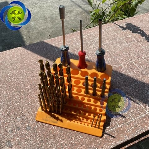 Khay nhựa cắm mũi khoan L+R+T LRT-84L kích thước 215mm x 192mm có 84 lỗ