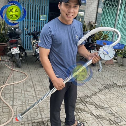 Cây bơm dầu quay tay C-Mart L0019-32 50/Lmin (ống hút lắp ghép)