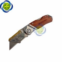 Dao rọc cáp Workpro WP211014 gấp gọn thân gỗ kèm 10 lưỡi
