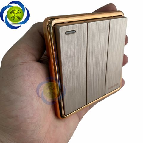 Công tắc ba 1 chiều AKKO STAR 04034 màu vàng đồng