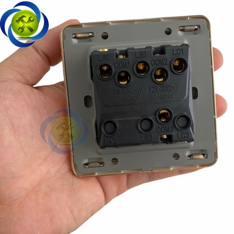 Công tắc ba 1 chiều AKKO STAR 04034 màu vàng đồng