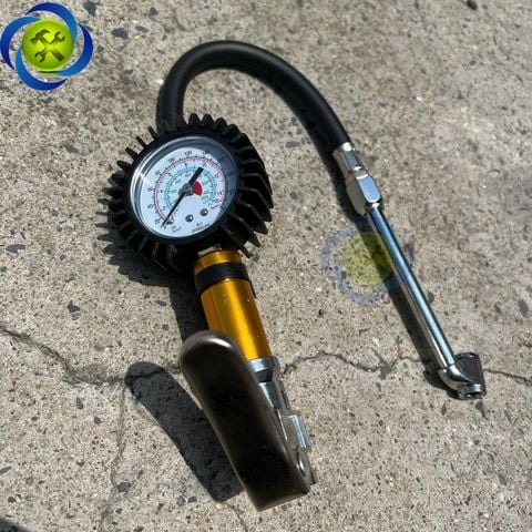 Đồng hồ bơm lốp xe máy - ô tô VND8065 (10 - 220PSI)