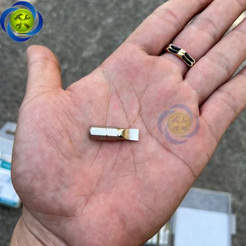 Hộp mũi vít dẹp  6mm x 1.0mm x 25mm  TOTAL TAC16SL413 (20cái/hộp)