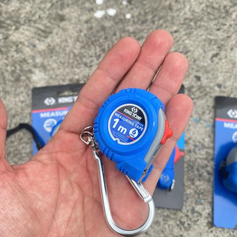 Thước cuộn Kingtony 79094 có các chiều dài từ 1 - 3 - 5- 8 Mét