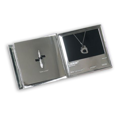  THEEIGHTH NECKLACE & BOOKLET 