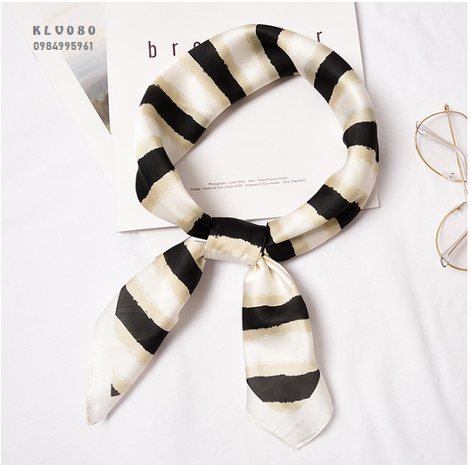 Khăn Lụa Vuông Họa Tiết - Mã KLV080