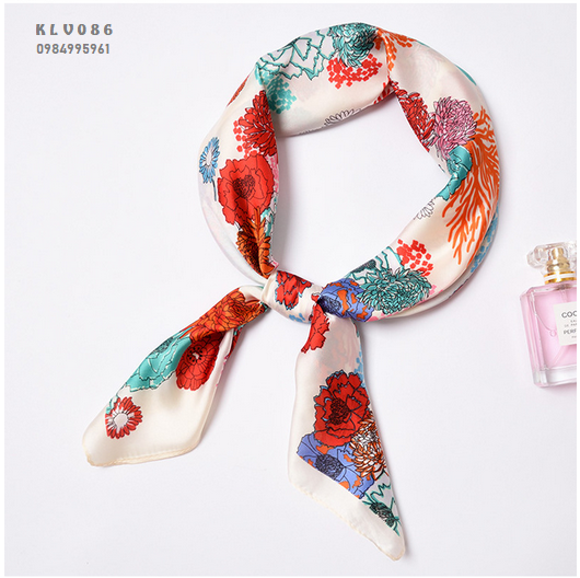 Khăn Lụa Vuông Họa Tiết  - Mã KLV086