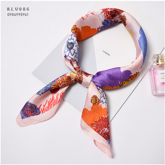 Khăn Lụa Vuông Họa Tiết  - Mã KLV086