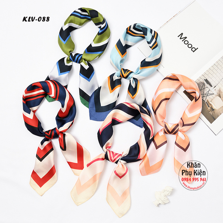 Khăn Lụa Vuông Họa Tiết (KLV088)