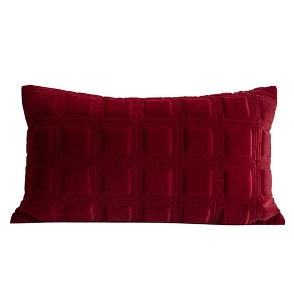 Vỏ Gối Sofa Nhung Đỏ Họa Tiết Gấu Sang Trọng