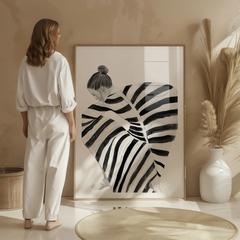 Tranh Nghệ Thuật Trang Trí Hiện Đại Hình Cô Gái Sọc Trắng Đen