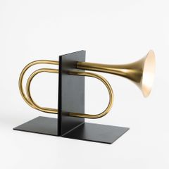 Chặn Sách Décor Hình Kèn Vàng Trang Trí Kệ