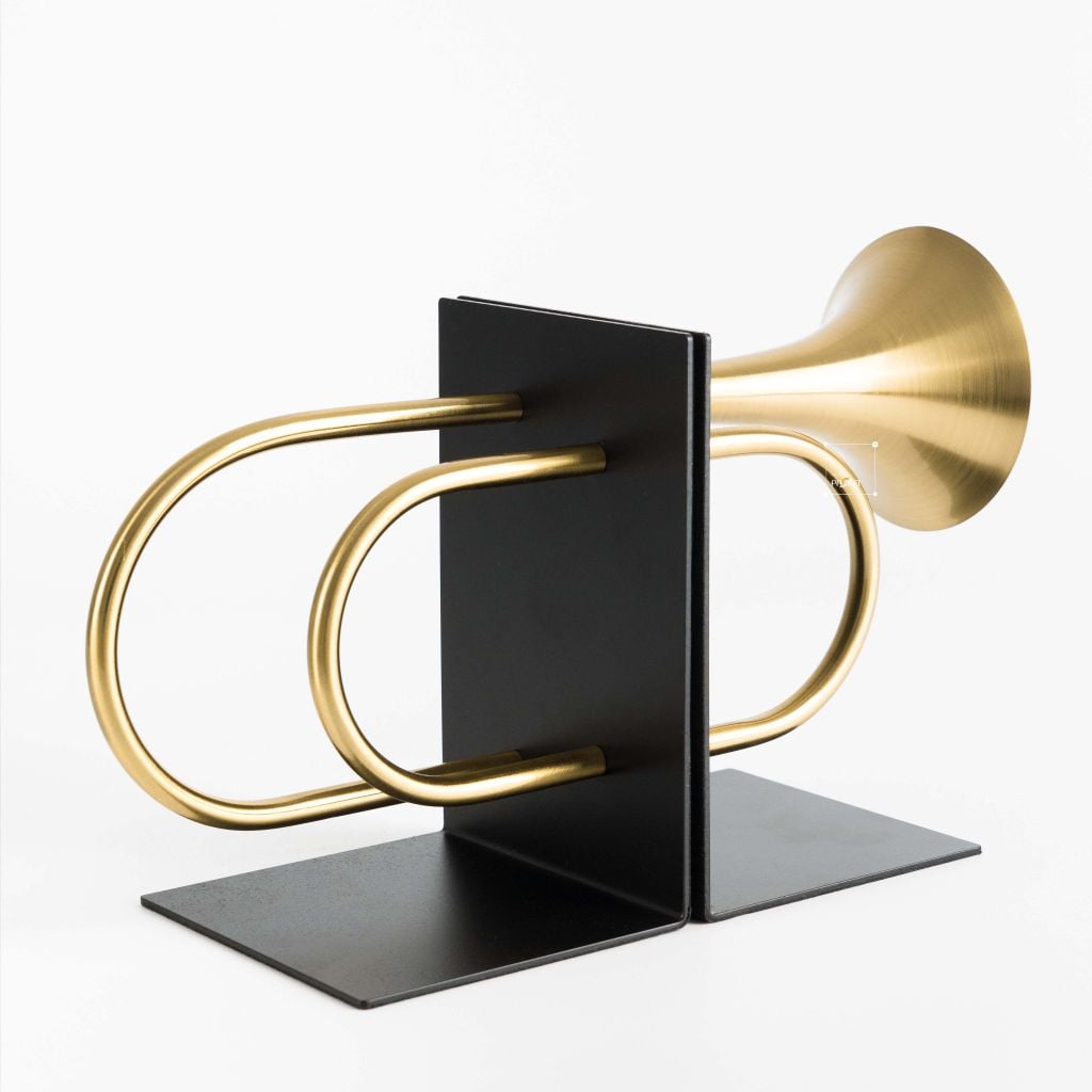 Chặn Sách Décor Hình Kèn Vàng Trang Trí Kệ