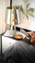 Đèn Bàn Kính Xám Phong Cách Tối Giản Chân Đế Xi Măng