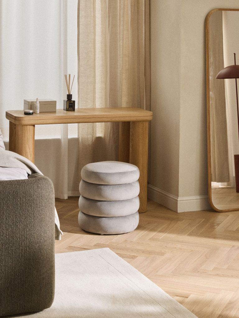Đôn Trụ Tròn Ghế Ngồi Trang Điểm Hình Bánh Rán