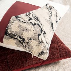 Vỏ Gối Sofa Cao Cấp Trang Trí Giường Ngủ Tông Đỏ Rượu