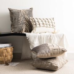 Vỏ Gối Tựa Lưng Sofa Vuông Dệt Thủ Công Cao Cấp Tua Rua Tông Nâu Nhạt